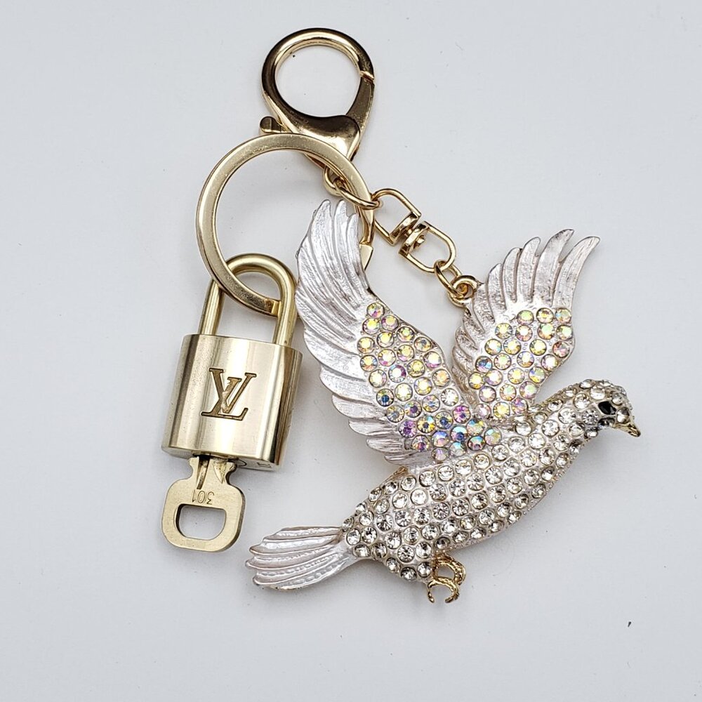 Authentic LV Gold Padlock 🔒Unbranded Dove Keychain Charm for Louis Vuitton Bags - Picture 2 of 13